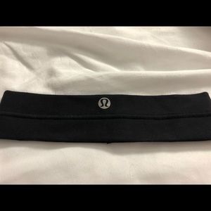 Black Lululemon headband